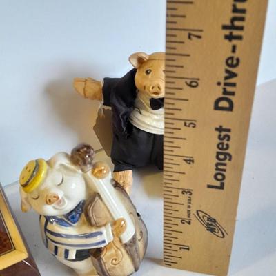 Music box Jewlery box with instrument on top, Pigs playing instruments, and conductor pig
