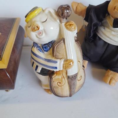Music box Jewlery box with instrument on top, Pigs playing instruments, and conductor pig