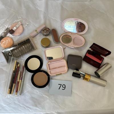 Makeup & Brushes