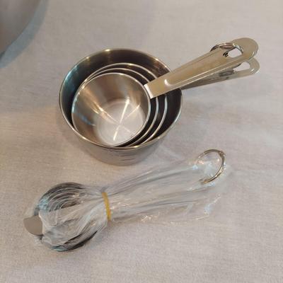 Hamilton Beach Food Processor, Hand Mixer w/ Bowls and more (K-BBL)