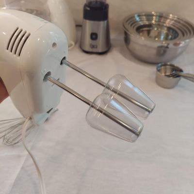 Hamilton Beach Food Processor, Hand Mixer w/ Bowls and more (K-BBL)