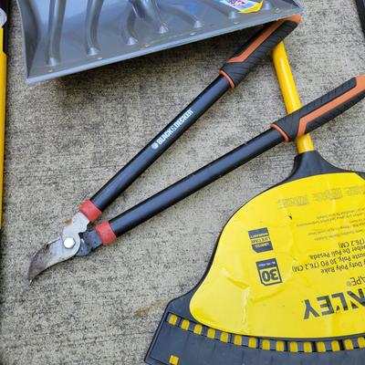 Yard Tools (G-DW)