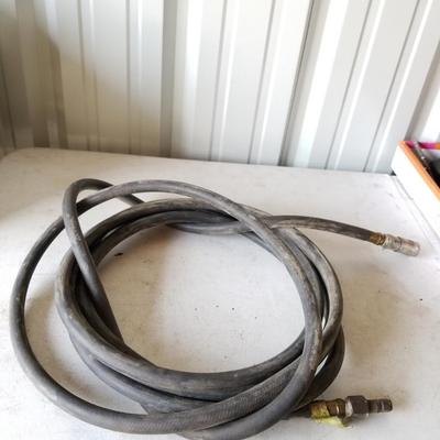 2 Air Hoses