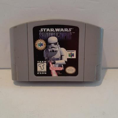 Star Wars collectibles, Nintendo game storybook, 45 LP record, figure, and comics