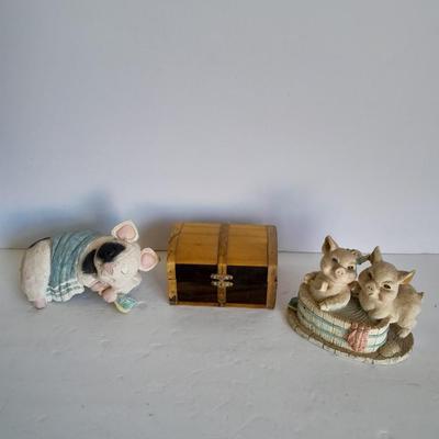 Pig musical box, treasure box, and pig figure