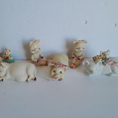 More pigs! Collectible pigs ballerina pig salt & pepper and others