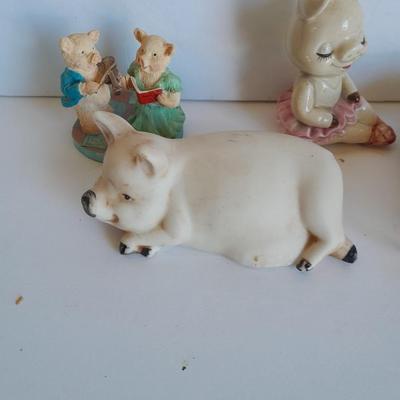 More pigs! Collectible pigs ballerina pig salt & pepper and others