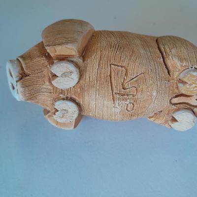 Pigs with a pine ring box xxx pig