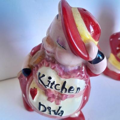Pig salt and pepper shakers