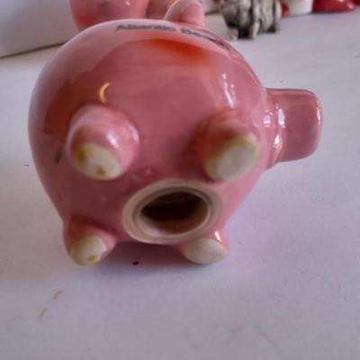 Pig salt and pepper shakers