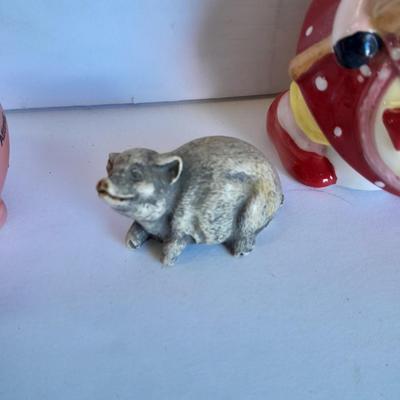 Pig salt and pepper shakers