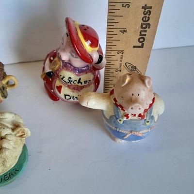 Pig salt and pepper shakers and figures