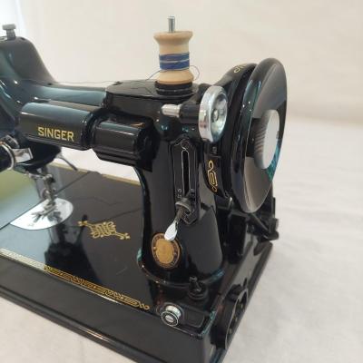 Vintage Portable Singer Featherweight Sewing Machine (GR-BBL)