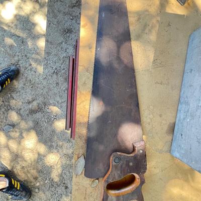 Tool benches and saw