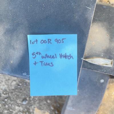 Fifth wheel hitch and tires