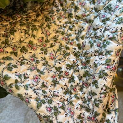 Comforter & bed skirt