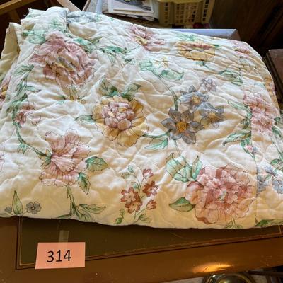 Quilted Comforter full/queen
