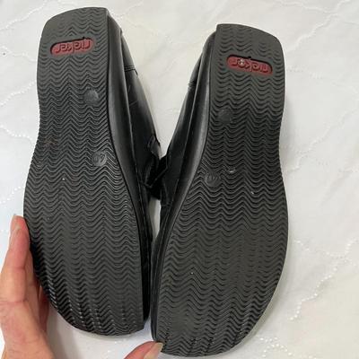 Women's Black Dress Shoes