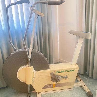 E07 exercise bike