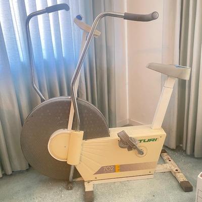 E07 exercise bike