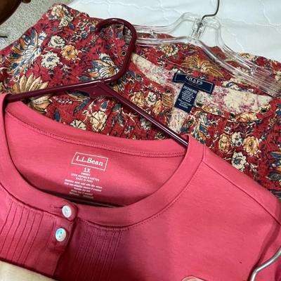 Women's Tees & Blouses
