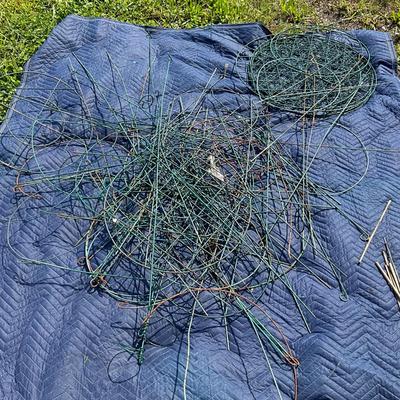 904 Lot of Wire Plant Holders / Stakes