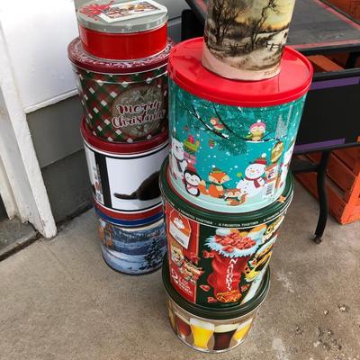 Hodgepodge: Holiday Popcorn Tins, Vintage Metal Typewriter Stand, 2 Wooden Cantaloupe Crates