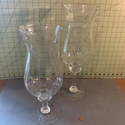 2 Pieces of Glassware