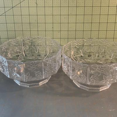 Glassware: Pyrex Bowls & Tray + Plastic Floral bowls