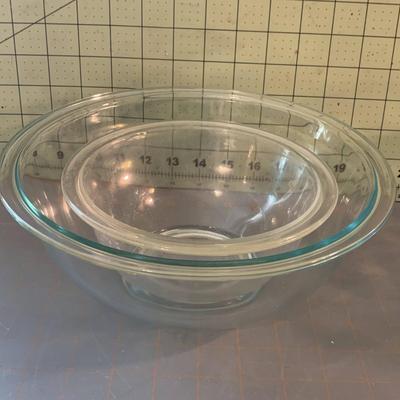 Glassware: Pyrex Bowls & Tray + Plastic Floral bowls