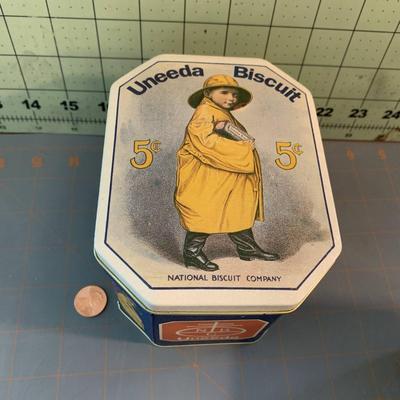 Variety of Beautiful Vintage-style Tins