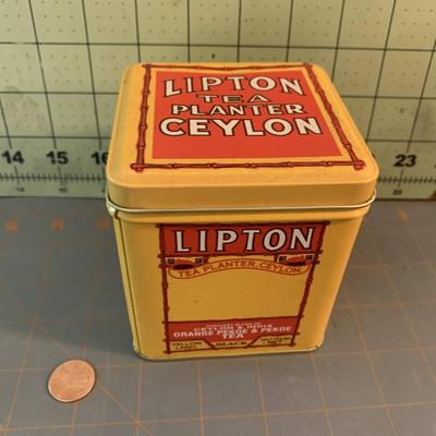Variety of Beautiful Vintage-style Tins