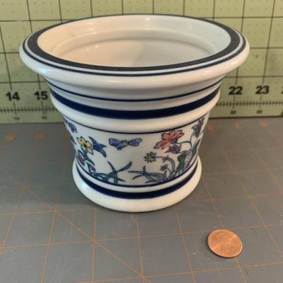 1 planter Flower Pot + 5 drinking glasses