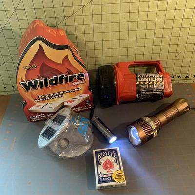 Wildfire Game, Cards + Flashlights