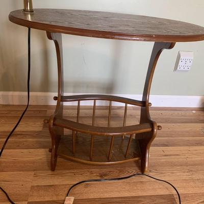 Brass Lamp End Table with Magazine Rack (light not working)