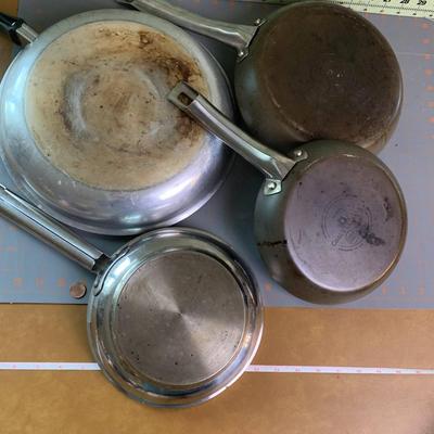 4 set of pans