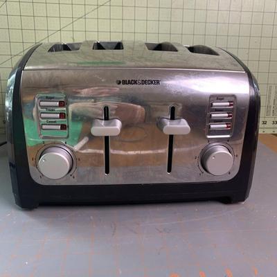 BLACK+DECKER 4-Slice Toaster, Black/Silver, T4030 