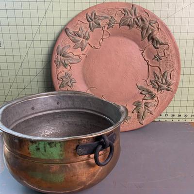 Round Pot & Hanging Plate