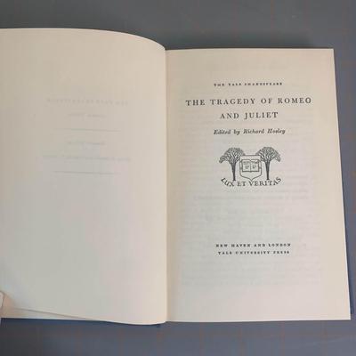 The Yale Shakespeare Books- 40