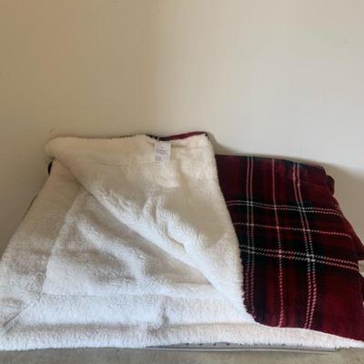 Life Comfort Ultimate Sherpa Throw Luxurious Plush Reversing to MicroSherpa Throw Blanket (Red Plaid)