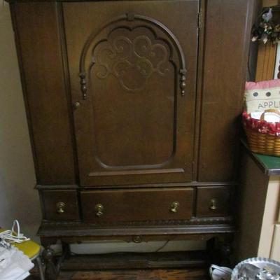 Antique Phonograph or Radio Cabinet - D