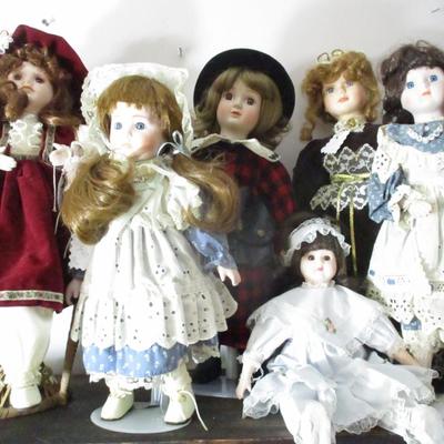 Collection Of Dolls - E