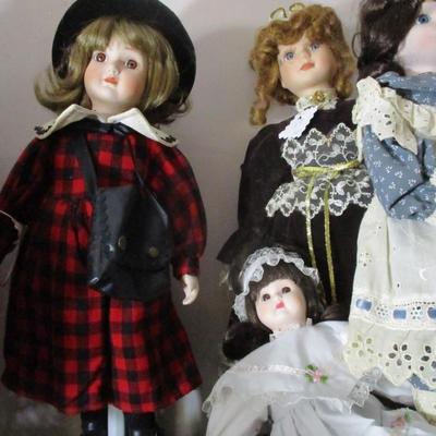 Collection Of Dolls - E