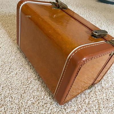 Vintage Brown Cosmetics Case