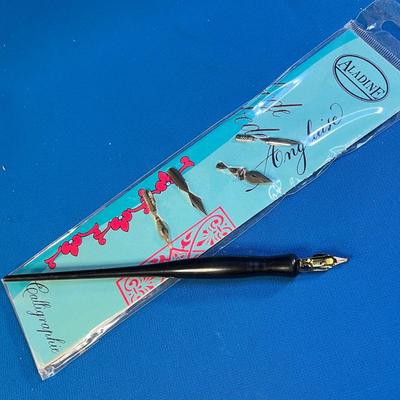 CALLIGRAPHY PEN WITH 4 EXTRA NEW IN PACKAGE NIBS