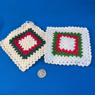 PAIR VINTAGE CROCHETED POT HOLDERS