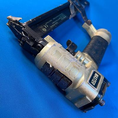 MASTER ELITE PNEUMATIC STAPLE GUN