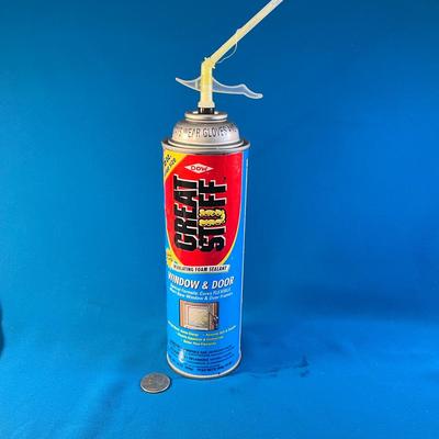 SPRAY INSULATING FOAM SEALANT FOR DOORS, WINDOWS