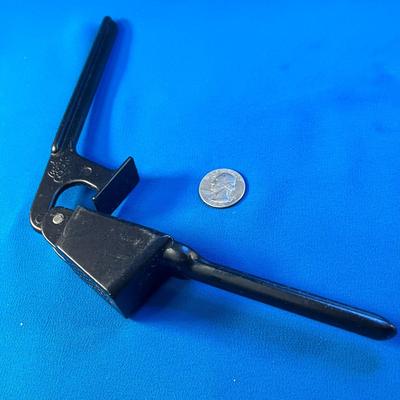 GOOD COOK METAL GARLIC PRESS