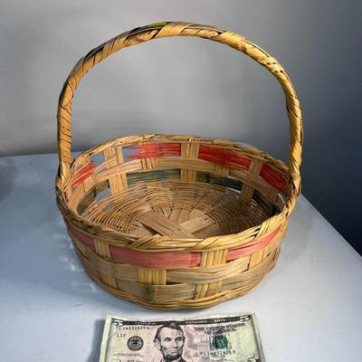 VINTAGE EASTER-TYPE WOVEN BASKET SOME SMALL DAMAGE